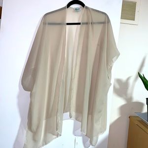 Grato cream shawl